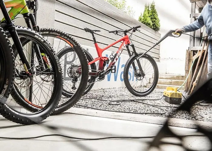 Austria לינה וארוחת בוקר 3*